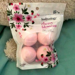 Bodycology bath bombs